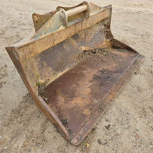 ABC 130 cm - Kaivinkoneen kauha: kuva ABC 130 cm - Kaivinkoneen kauha ABC 130 cm - Kaivinkoneen kauha: kuva ABC 130 cm - Kaivinkoneen kauha