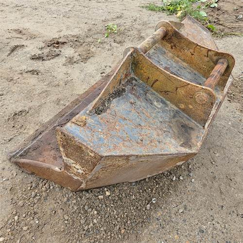 ABC 130 cm - Kaivinkoneen kauha: kuva ABC 130 cm - Kaivinkoneen kauha ABC 130 cm - Kaivinkoneen kauha: kuva ABC 130 cm - Kaivinkoneen kauha