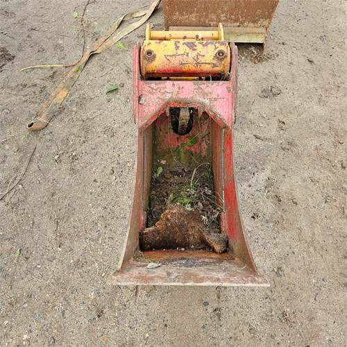 ABC 40 cm - Kaivinkoneen kauha: kuva ABC 40 cm - Kaivinkoneen kauha ABC 40 cm - Kaivinkoneen kauha: kuva ABC 40 cm - Kaivinkoneen kauha