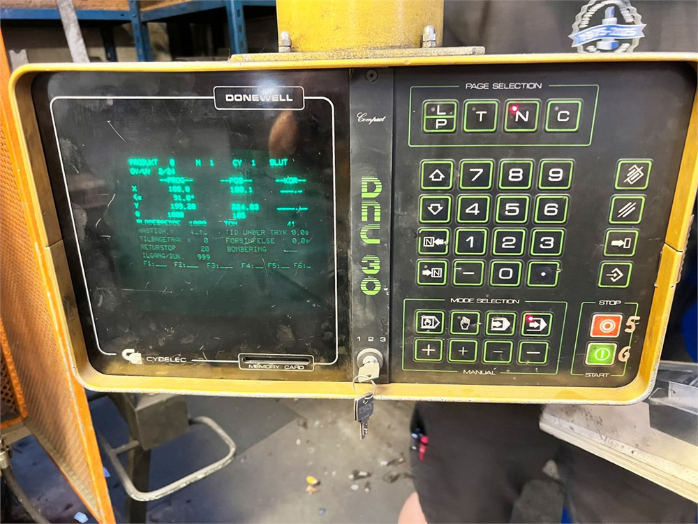 ABC DONEWELL 80 - 1000 C - Työstökone: kuva ABC DONEWELL 80 - 1000 C - Työstökone ABC DONEWELL 80 - 1000 C - Työstökone: kuva ABC DONEWELL 80 - 1000 C - Työstökone