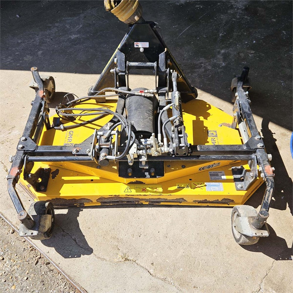 ABC FR1300LM - Ruohonleikkuri: kuva ABC FR1300LM - Ruohonleikkuri ABC FR1300LM - Ruohonleikkuri: kuva ABC FR1300LM - Ruohonleikkuri