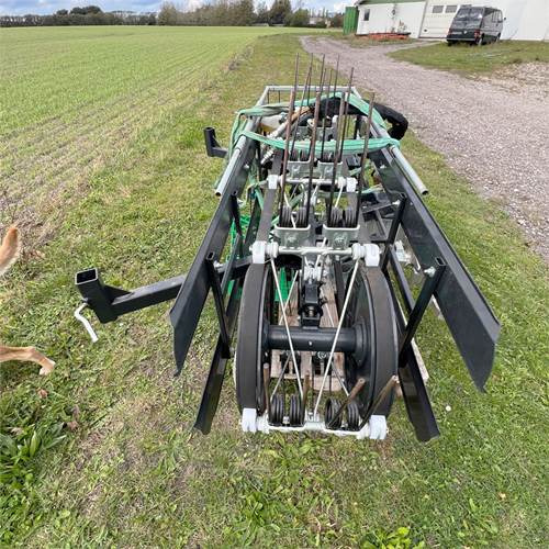 ABC Robo Evo Rake - Ruohonleikkuri: kuva ABC Robo Evo Rake - Ruohonleikkuri ABC Robo Evo Rake - Ruohonleikkuri: kuva ABC Robo Evo Rake - Ruohonleikkuri