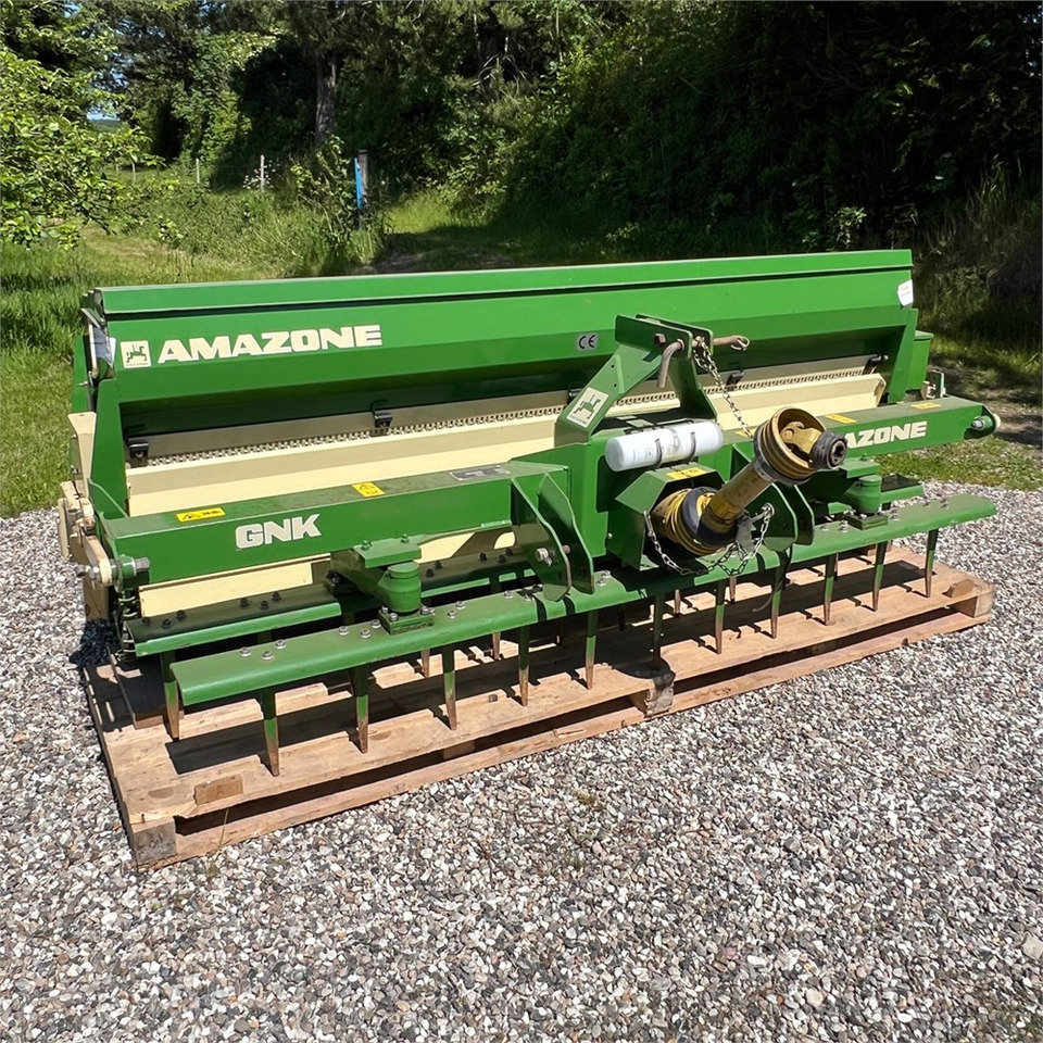 Amazone GNK S25 - Kylvö-/ Istutuskone: kuva Amazone GNK S25 - Kylvö-/ Istutuskone Amazone GNK S25 - Kylvö-/ Istutuskone: kuva Amazone GNK S25 - Kylvö-/ Istutuskone