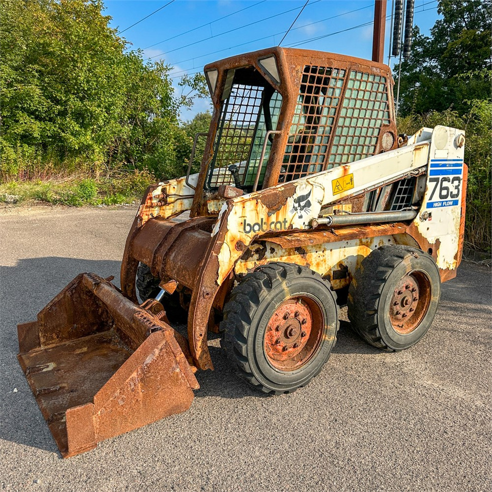 Bobcat 763 H - Liukuohjattu kuormaaja: kuva Bobcat 763 H - Liukuohjattu kuormaaja Bobcat 763 H - Liukuohjattu kuormaaja: kuva Bobcat 763 H - Liukuohjattu kuormaaja