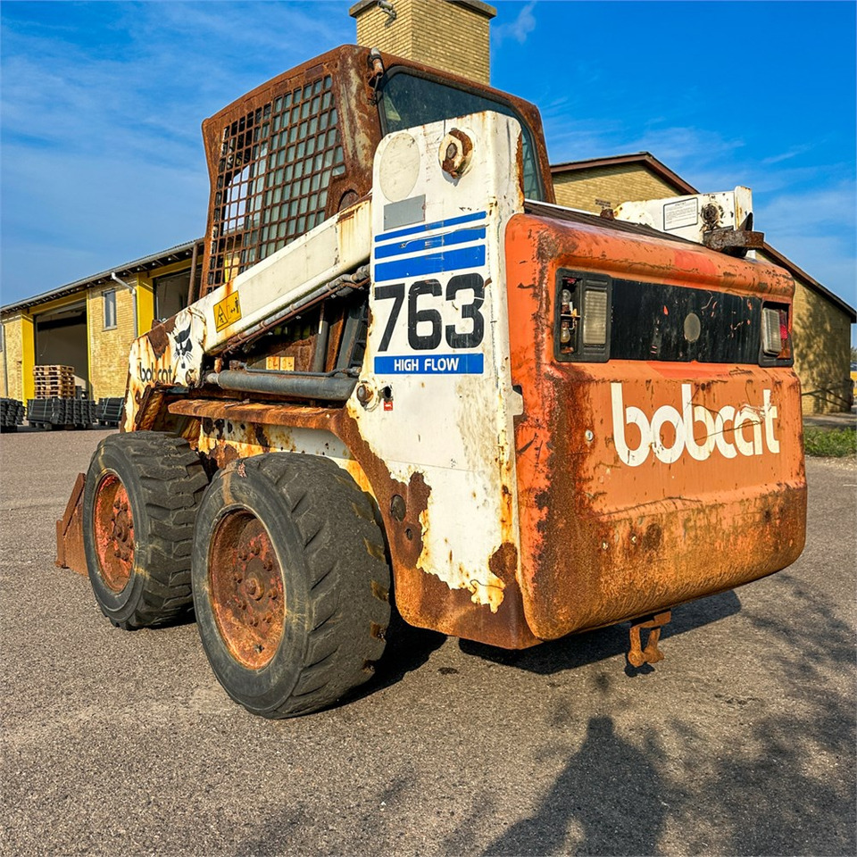 Bobcat 763 H - Liukuohjattu kuormaaja: kuva Bobcat 763 H - Liukuohjattu kuormaaja Bobcat 763 H - Liukuohjattu kuormaaja: kuva Bobcat 763 H - Liukuohjattu kuormaaja