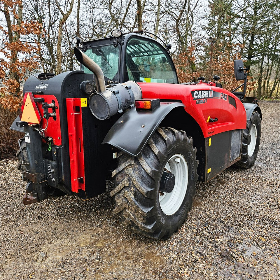 CASE IH Farmlift 742 - Kurottaja: kuva CASE IH Farmlift 742 - Kurottaja CASE IH Farmlift 742 - Kurottaja: kuva CASE IH Farmlift 742 - Kurottaja