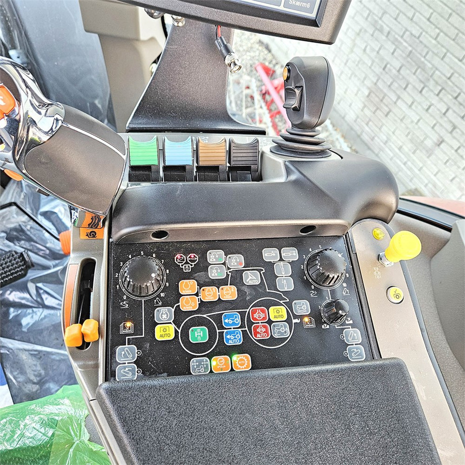 Traktori Case Puma 165 CVX: kuva Traktori Case Puma 165 CVX Traktori Case Puma 165 CVX: kuva Traktori Case Puma 165 CVX