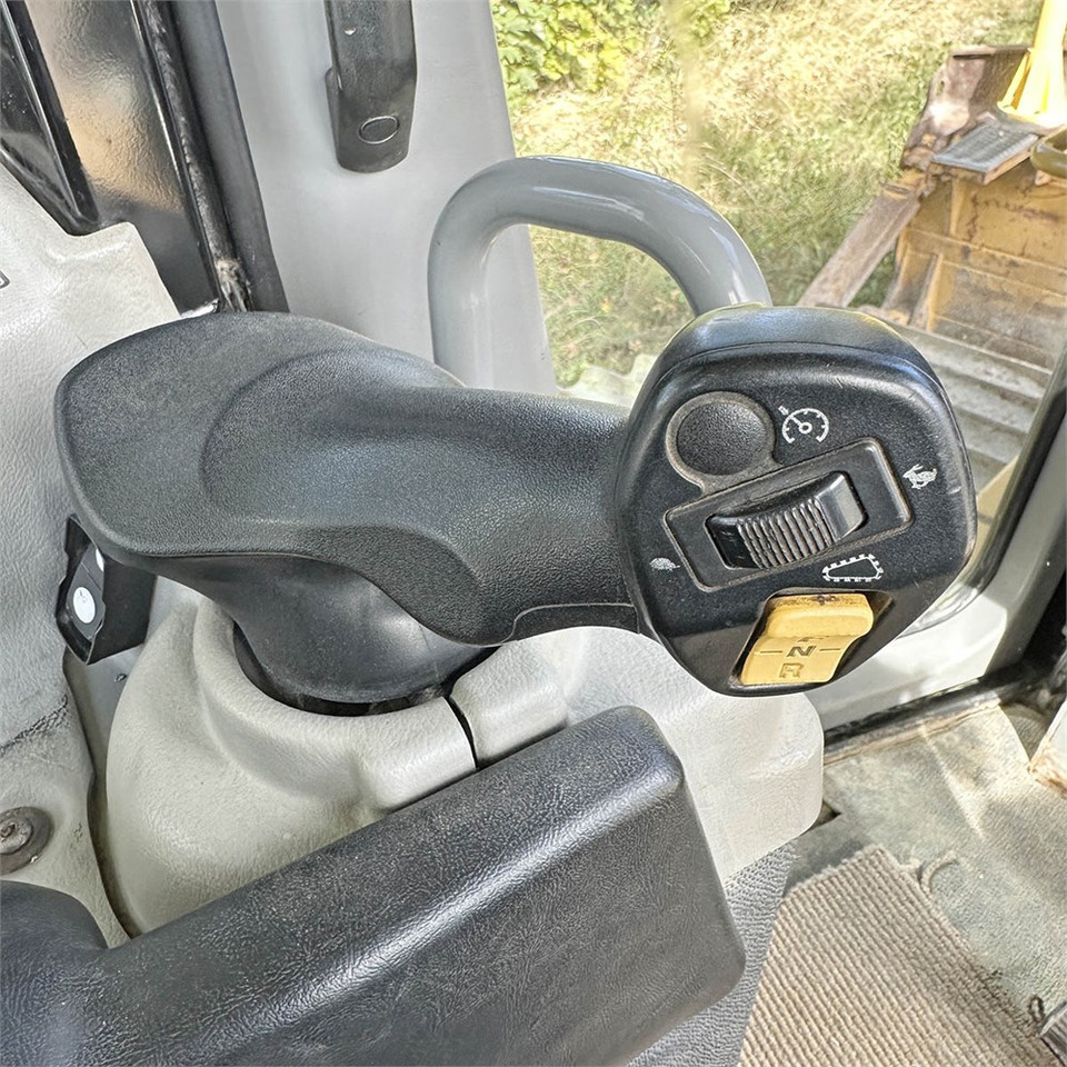 Puskutraktori Caterpillar D6T LGP: kuva Puskutraktori Caterpillar D6T LGP