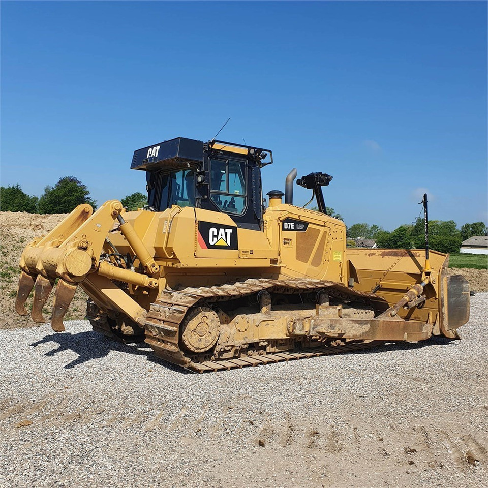 Caterpillar D7E LGP - Puskutraktori: kuva Caterpillar D7E LGP - Puskutraktori Caterpillar D7E LGP - Puskutraktori: kuva Caterpillar D7E LGP - Puskutraktori