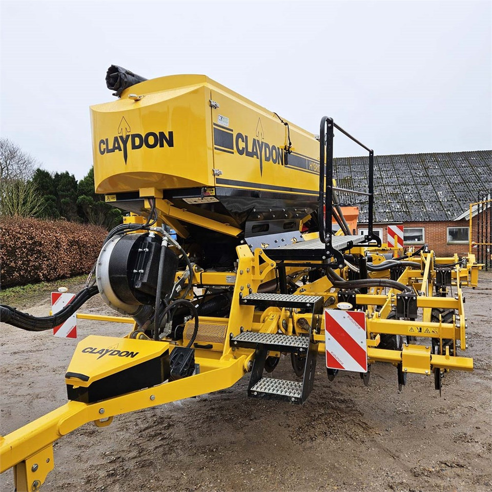 Claydon Trailed Hybrid 4 - 4,8 meter - Kylvö-/ Istutuskone: kuva Claydon Trailed Hybrid 4 - 4,8 meter - Kylvö-/ Istutuskone Claydon Trailed Hybrid 4 - 4,8 meter - Kylvö-/ Istutuskone: kuva Claydon Trailed Hybrid 4 - 4,8 meter - Kylvö-/ Istutuskone