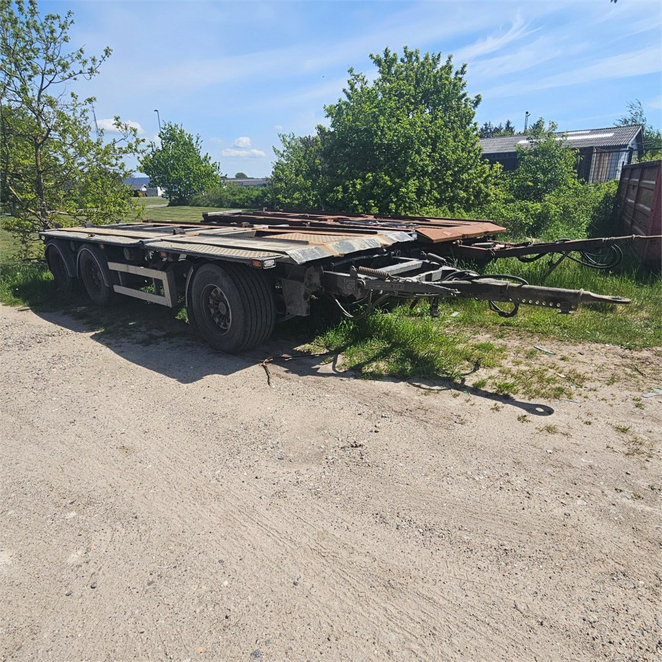 Dapa Unknown - Konttialus/ Vaihtokuormatilat perävaunu: kuva Dapa Unknown - Konttialus/ Vaihtokuormatilat perävaunu Dapa Unknown - Konttialus/ Vaihtokuormatilat perävaunu: kuva Dapa Unknown - Konttialus/ Vaihtokuormatilat perävaunu