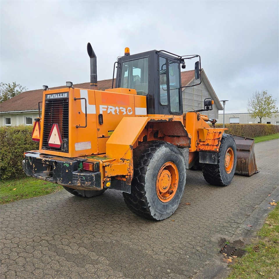 Fiat-Allis FR130 - Pyöräkuormaaja: kuva Fiat-Allis FR130 - Pyöräkuormaaja Fiat-Allis FR130 - Pyöräkuormaaja: kuva Fiat-Allis FR130 - Pyöräkuormaaja
