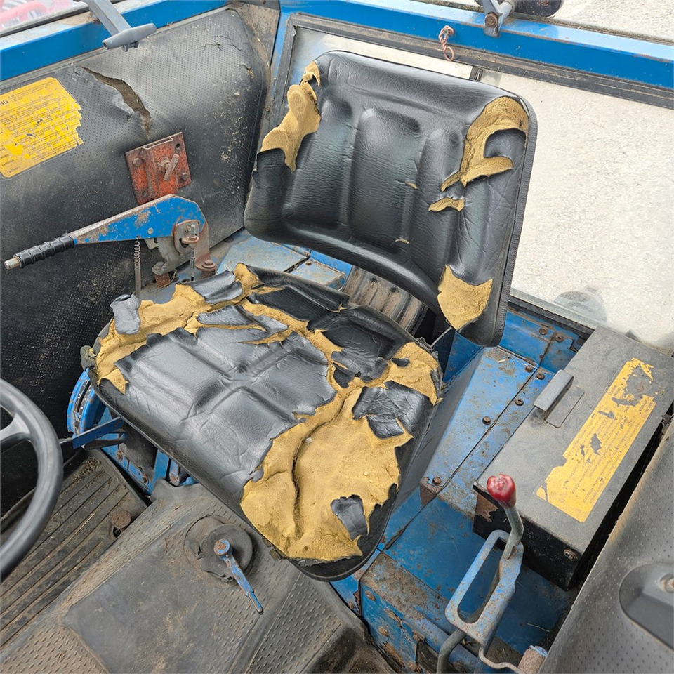 Traktori Ford 4610: kuva Traktori Ford 4610