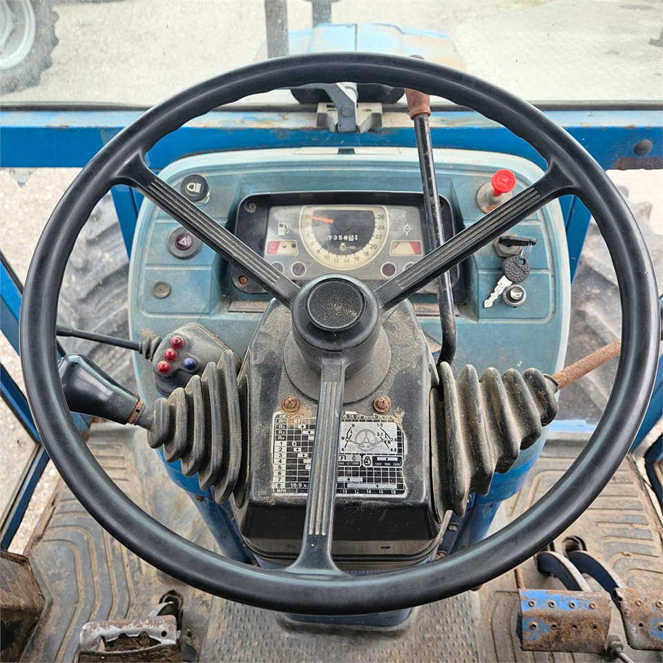Traktori Ford 4610: kuva Traktori Ford 4610