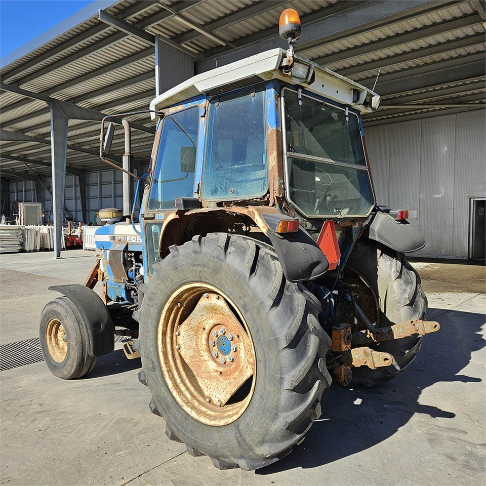 Ford 6810 - Traktori: kuva Ford 6810 - Traktori Ford 6810 - Traktori: kuva Ford 6810 - Traktori