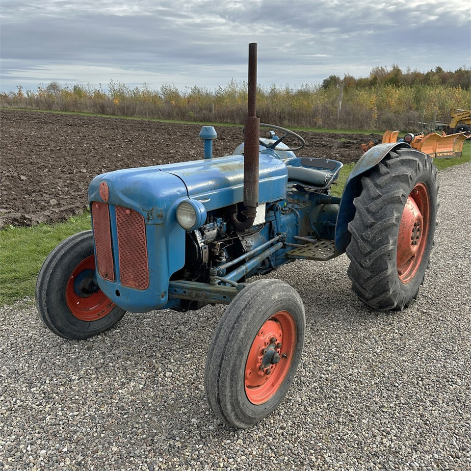 Ford Dexta T3 - Traktori: kuva Ford Dexta T3 - Traktori Ford Dexta T3 - Traktori: kuva Ford Dexta T3 - Traktori