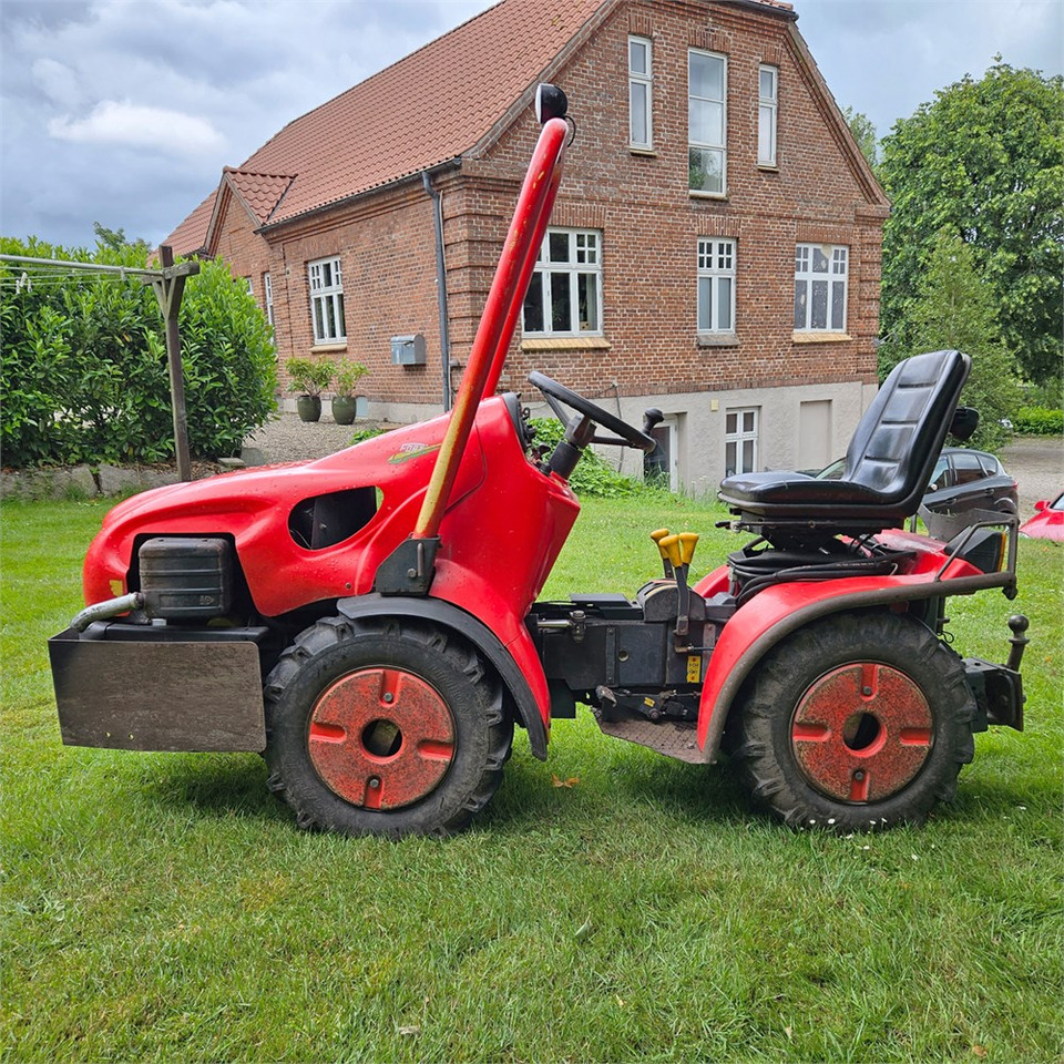 Fort Sirio 4 x 4 - Metsätraktori: kuva Fort Sirio 4 x 4 - Metsätraktori Fort Sirio 4 x 4 - Metsätraktori: kuva Fort Sirio 4 x 4 - Metsätraktori