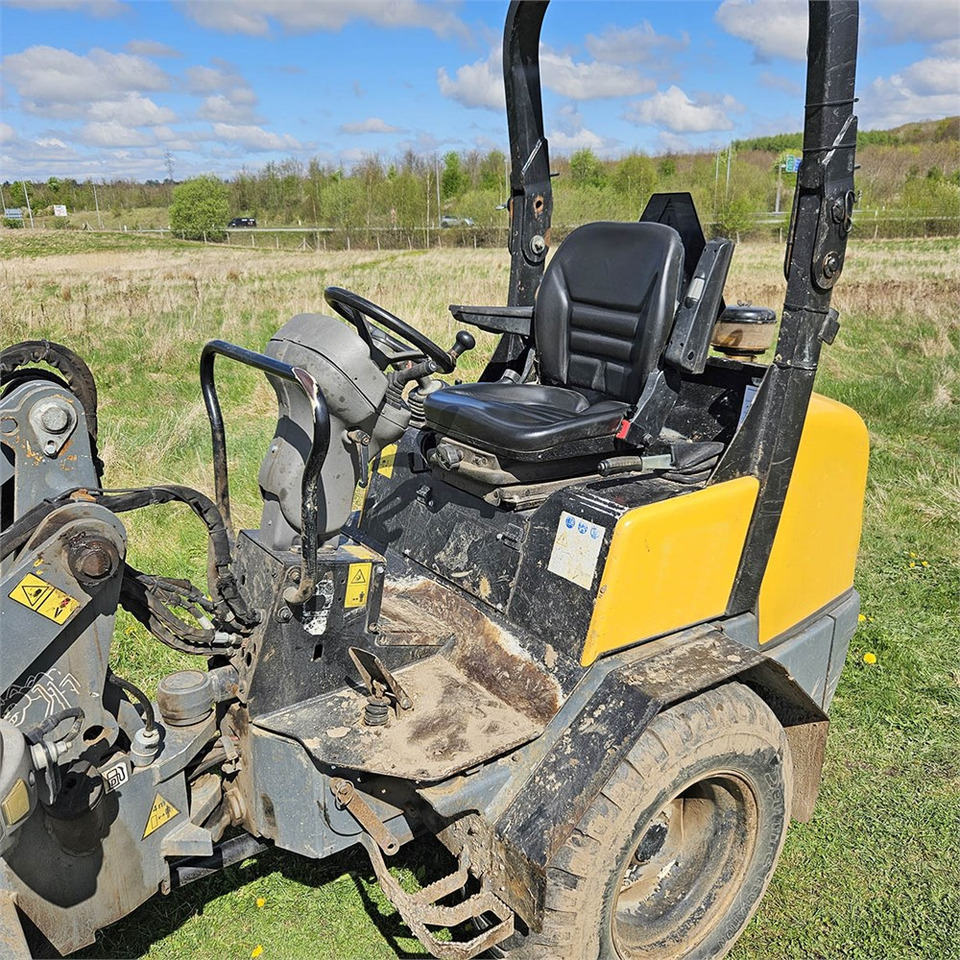 Liukuohjattu kuormaaja Giant V452T X-TRA HD: kuva Liukuohjattu kuormaaja Giant V452T X-TRA HD