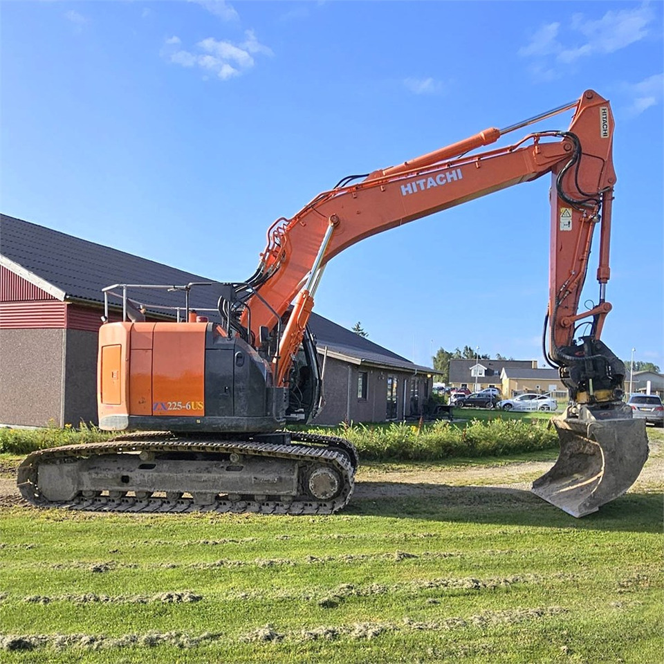 Hitachi ZX 225 - Telakaivukone: kuva Hitachi ZX 225 - Telakaivukone Hitachi ZX 225 - Telakaivukone: kuva Hitachi ZX 225 - Telakaivukone
