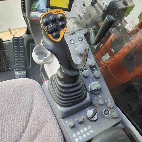 Pyöräalustainen kaivinkone Hitachi ZX145 WT-6: kuva Pyöräalustainen kaivinkone Hitachi ZX145 WT-6 Pyöräalustainen kaivinkone Hitachi ZX145 WT-6: kuva Pyöräalustainen kaivinkone Hitachi ZX145 WT-6