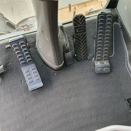 Pyöräalustainen kaivinkone Hitachi ZX145 WT-6: kuva Pyöräalustainen kaivinkone Hitachi ZX145 WT-6 Pyöräalustainen kaivinkone Hitachi ZX145 WT-6: kuva Pyöräalustainen kaivinkone Hitachi ZX145 WT-6