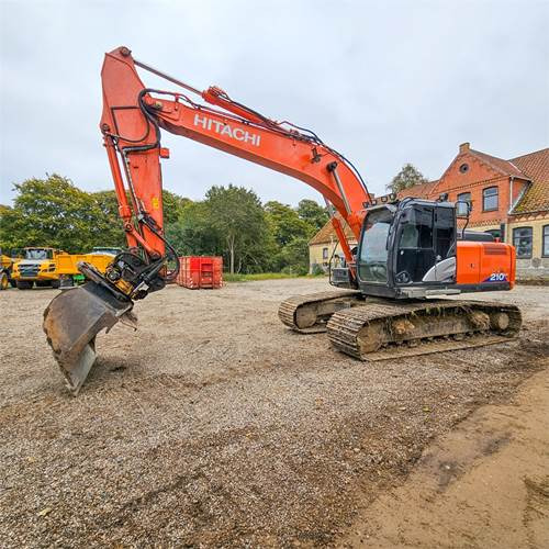 Hitachi ZX210 LC-6 - Telakaivukone: kuva Hitachi ZX210 LC-6 - Telakaivukone Hitachi ZX210 LC-6 - Telakaivukone: kuva Hitachi ZX210 LC-6 - Telakaivukone