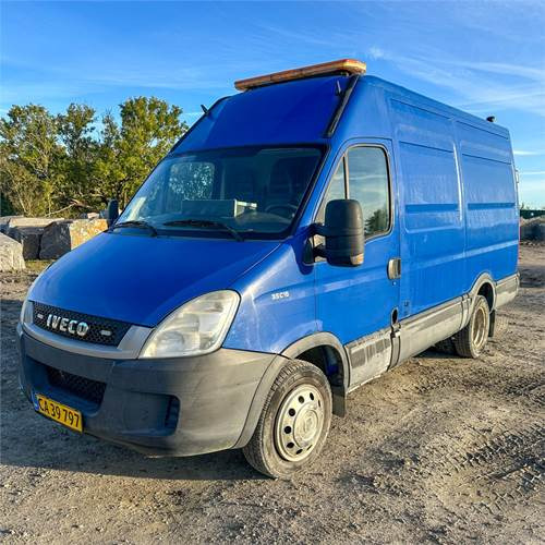 Iveco 35C15AV (12,0M3) EU4 - Pakettiauto: kuva Iveco 35C15AV (12,0M3) EU4 - Pakettiauto Iveco 35C15AV (12,0M3) EU4 - Pakettiauto: kuva Iveco 35C15AV (12,0M3) EU4 - Pakettiauto