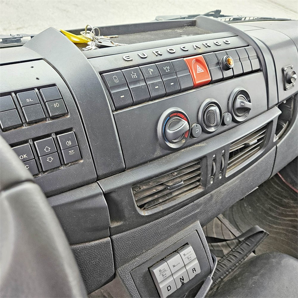 Kippiauto kuorma-auto, Nosturiauto Iveco Eurocargo 120E25: kuva Kippiauto kuorma-auto, Nosturiauto Iveco Eurocargo 120E25