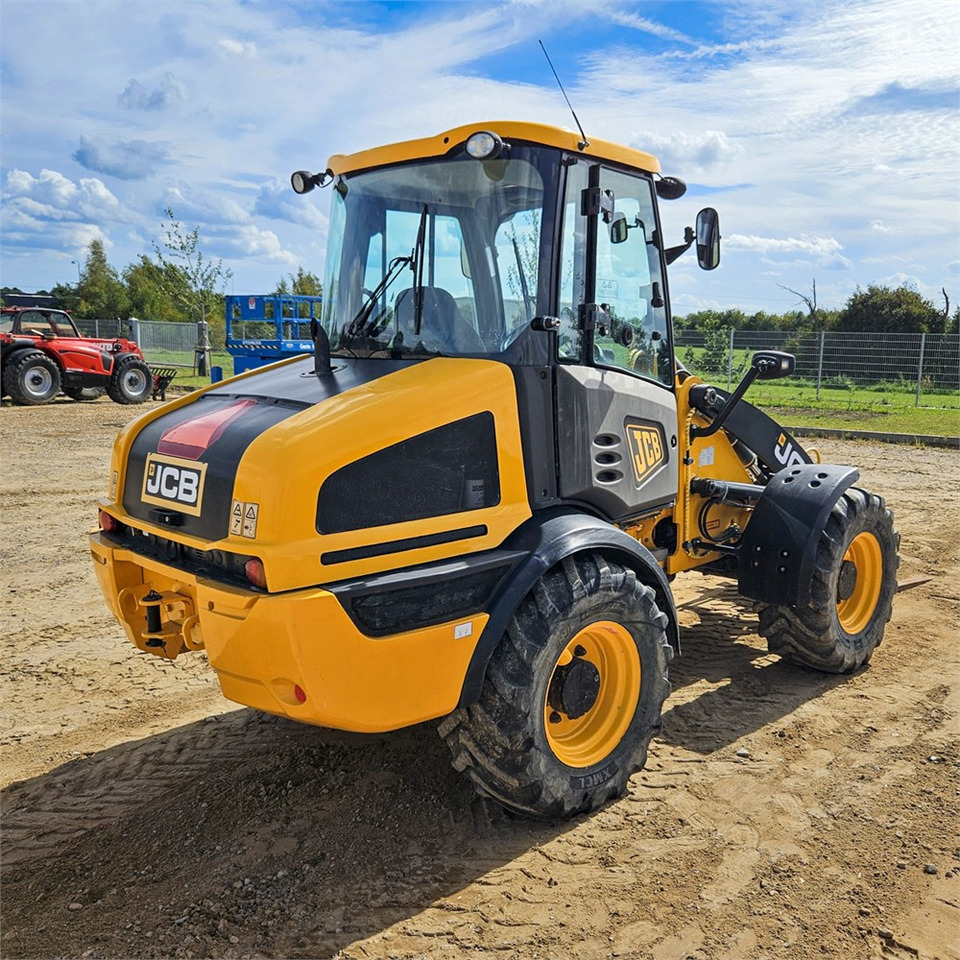 JCB 409 AG T4 - Pyöräkuormaaja: kuva JCB 409 AG T4 - Pyöräkuormaaja JCB 409 AG T4 - Pyöräkuormaaja: kuva JCB 409 AG T4 - Pyöräkuormaaja