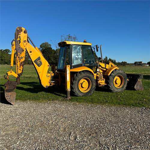 JCB 4CX - Kaivuri-trukki: kuva JCB 4CX - Kaivuri-trukki JCB 4CX - Kaivuri-trukki: kuva JCB 4CX - Kaivuri-trukki