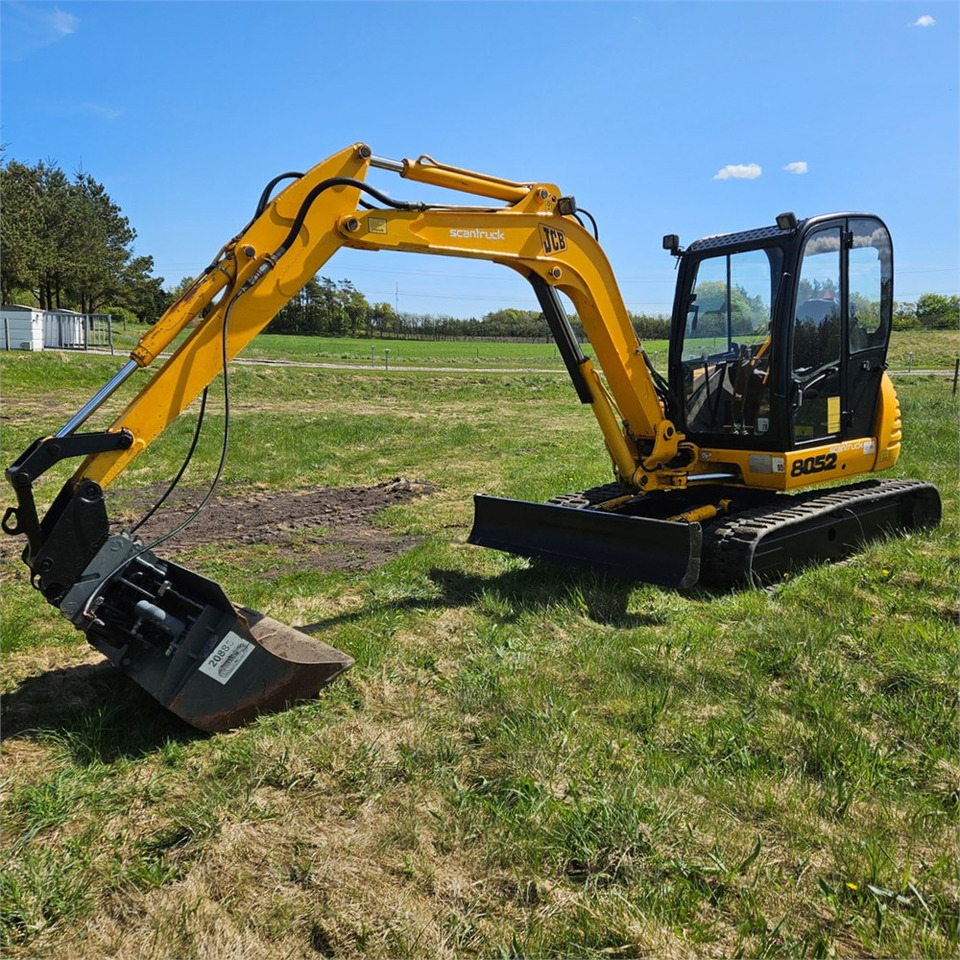 JCB 8052 - Minikuormaaja: kuva JCB 8052 - Minikuormaaja JCB 8052 - Minikuormaaja: kuva JCB 8052 - Minikuormaaja