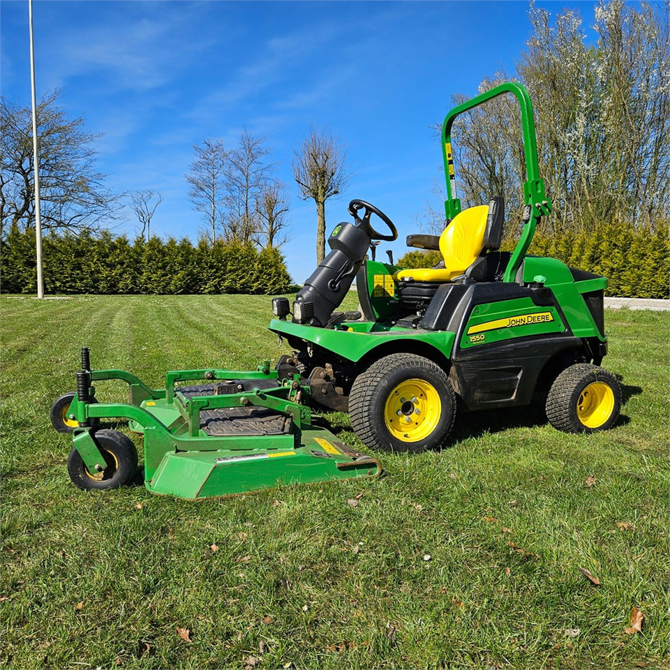 John Deere 1550 TerrainCut - Ruohonleikkuri: kuva John Deere 1550 TerrainCut - Ruohonleikkuri John Deere 1550 TerrainCut - Ruohonleikkuri: kuva John Deere 1550 TerrainCut - Ruohonleikkuri