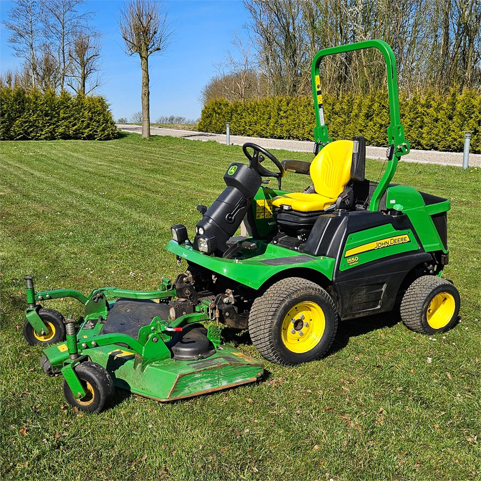 John Deere 1550 TerrainCut - Ruohonleikkuri: kuva John Deere 1550 TerrainCut - Ruohonleikkuri John Deere 1550 TerrainCut - Ruohonleikkuri: kuva John Deere 1550 TerrainCut - Ruohonleikkuri