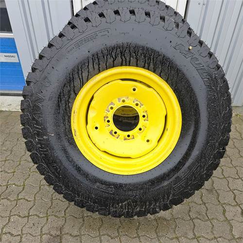 John Deere 2 styk - Traktori: kuva John Deere 2 styk - Traktori John Deere 2 styk - Traktori: kuva John Deere 2 styk - Traktori