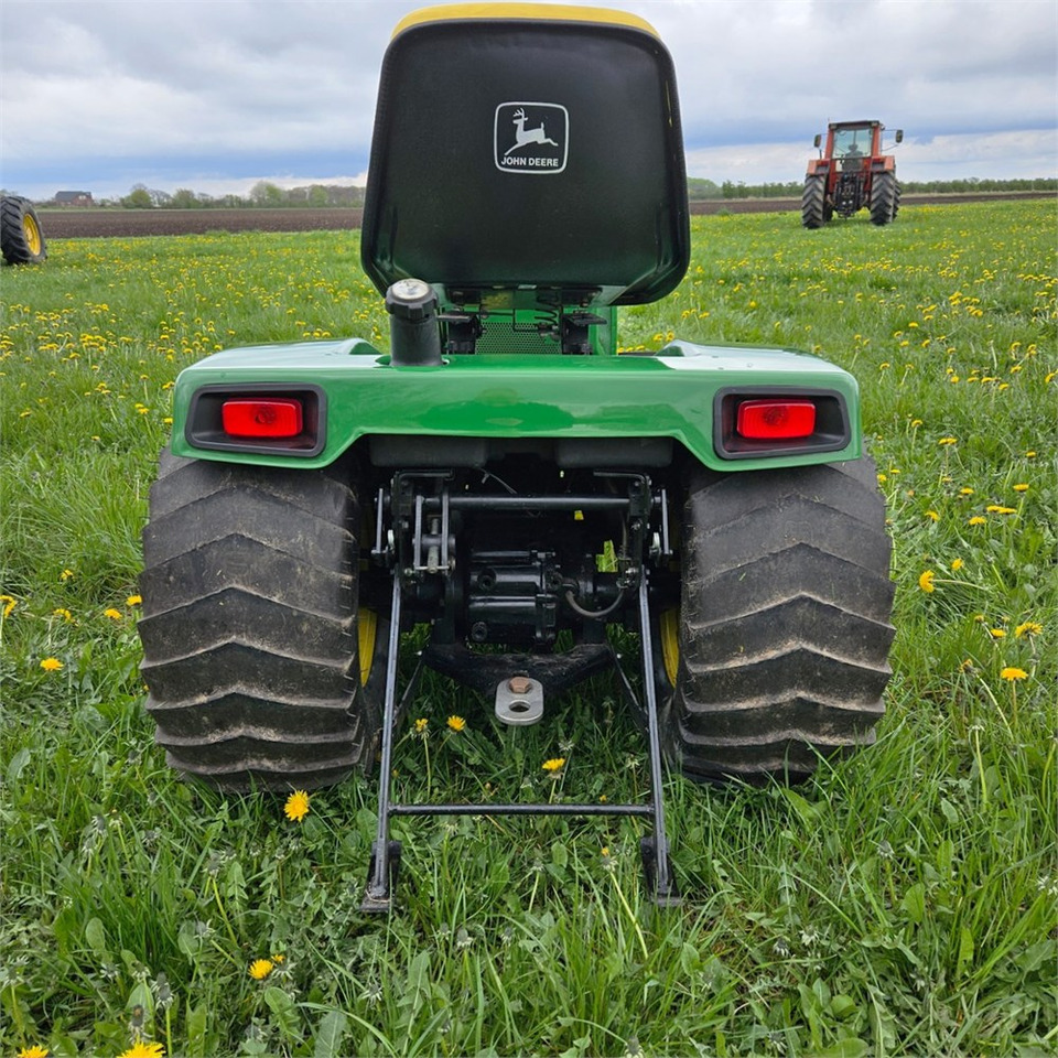 John Deere 318 - Kunnan traktori: kuva John Deere 318 - Kunnan traktori John Deere 318 - Kunnan traktori: kuva John Deere 318 - Kunnan traktori