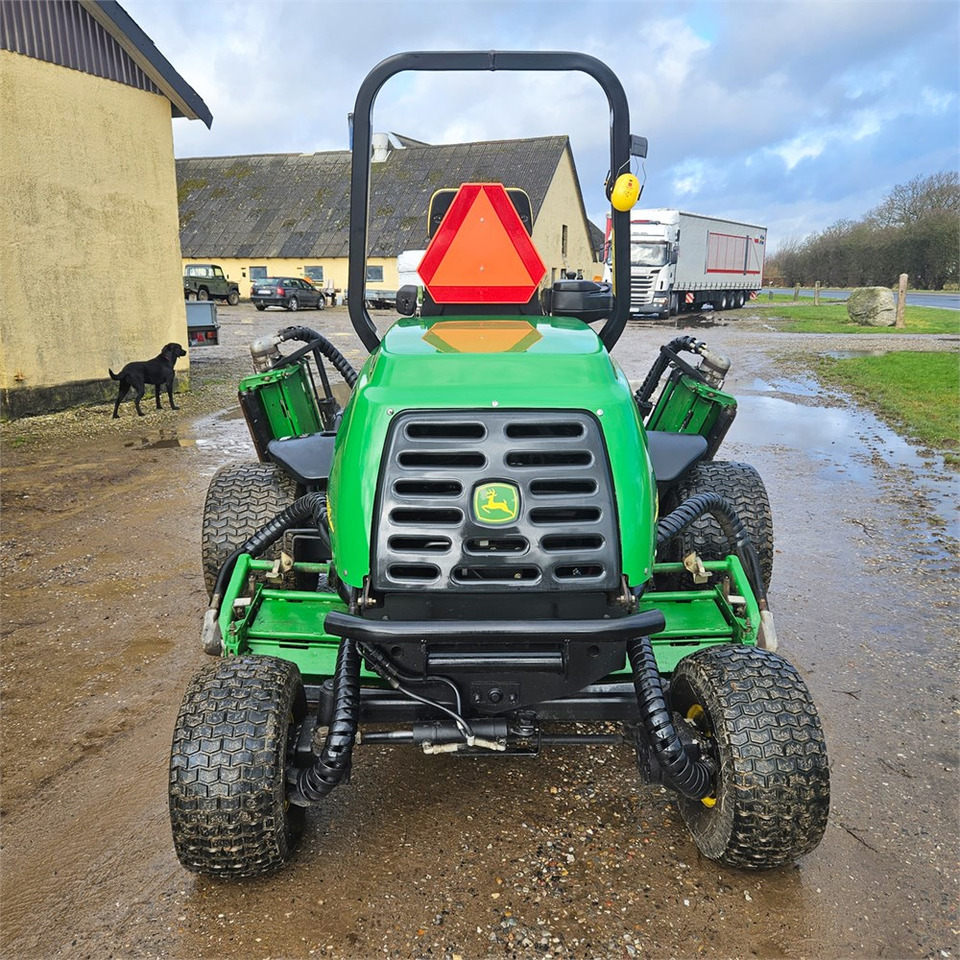 John Deere 3235 C 4WD - Ruohonleikkuri: kuva John Deere 3235 C 4WD - Ruohonleikkuri John Deere 3235 C 4WD - Ruohonleikkuri: kuva John Deere 3235 C 4WD - Ruohonleikkuri