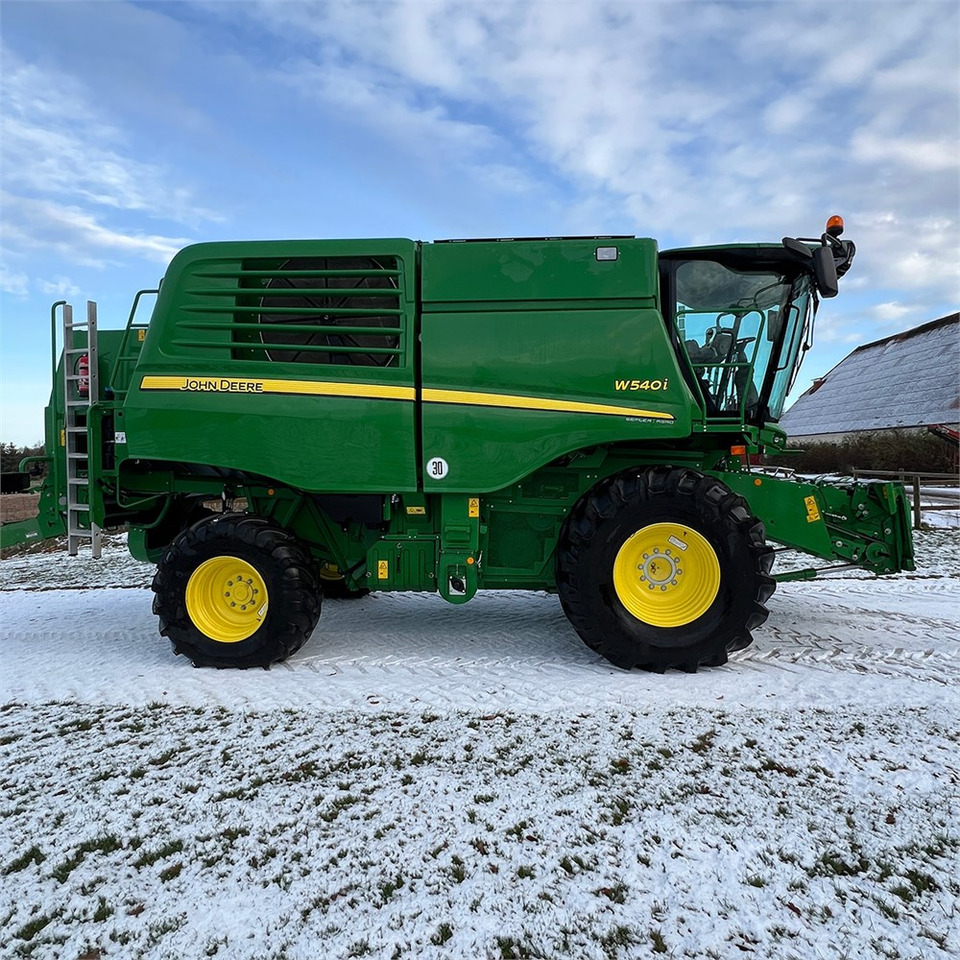 John Deere W540i - Sadonkorjuukone: kuva John Deere W540i - Sadonkorjuukone John Deere W540i - Sadonkorjuukone: kuva John Deere W540i - Sadonkorjuukone