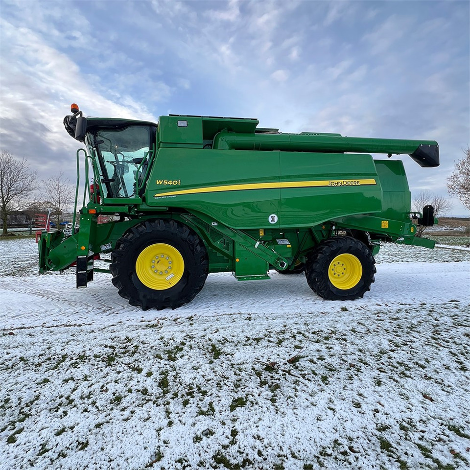 John Deere W540i - Sadonkorjuukone: kuva John Deere W540i - Sadonkorjuukone John Deere W540i - Sadonkorjuukone: kuva John Deere W540i - Sadonkorjuukone