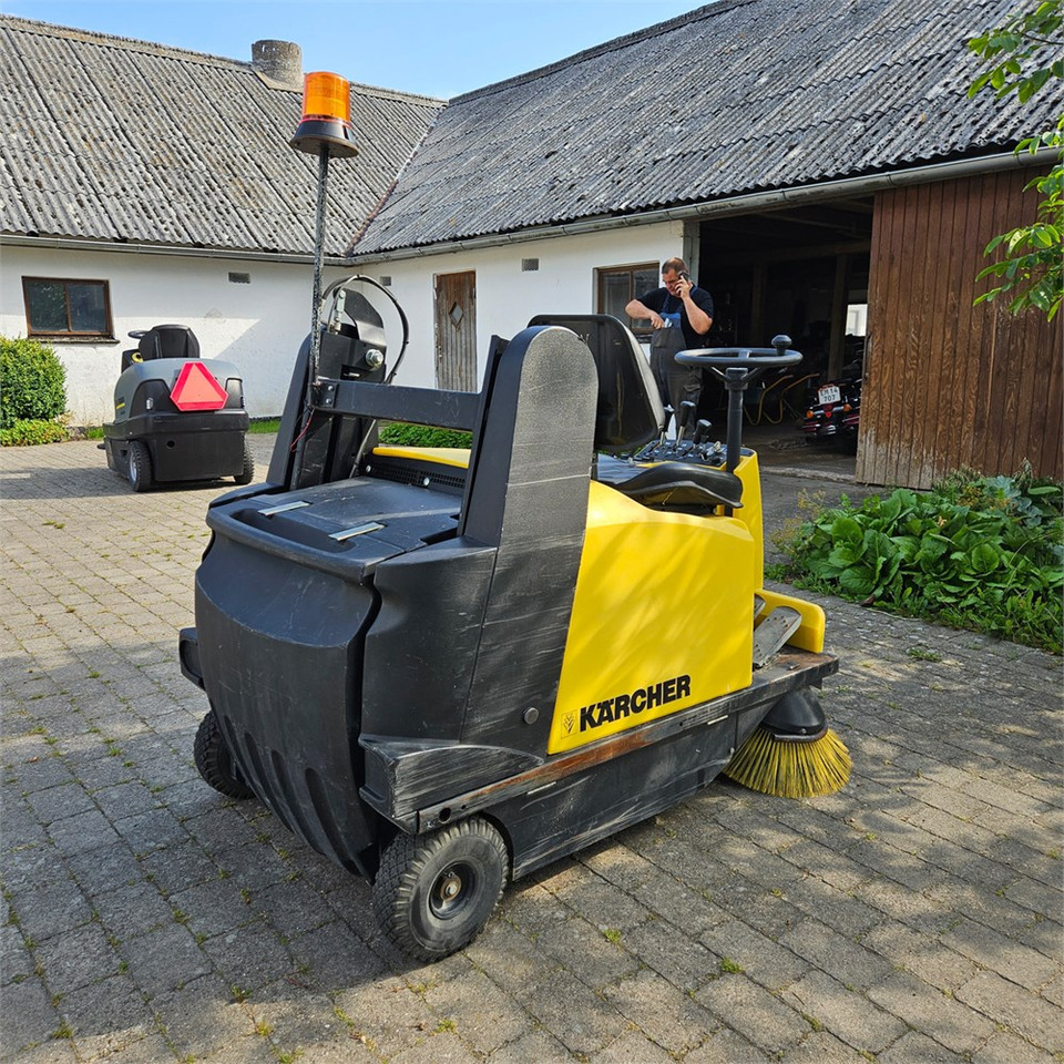 Kärcher KMR 1250 B - Lakaisukone teollisuuteen: kuva Kärcher KMR 1250 B - Lakaisukone teollisuuteen Kärcher KMR 1250 B - Lakaisukone teollisuuteen: kuva Kärcher KMR 1250 B - Lakaisukone teollisuuteen