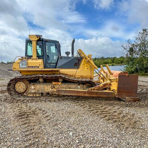 Komatsu D65 PX-15 EO - Puskutraktori: kuva Komatsu D65 PX-15 EO - Puskutraktori Komatsu D65 PX-15 EO - Puskutraktori: kuva Komatsu D65 PX-15 EO - Puskutraktori