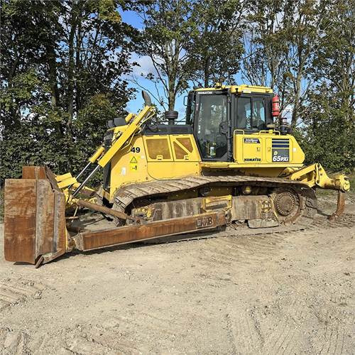 Komatsu D65 PXI-18 - Puskutraktori: kuva Komatsu D65 PXI-18 - Puskutraktori Komatsu D65 PXI-18 - Puskutraktori: kuva Komatsu D65 PXI-18 - Puskutraktori