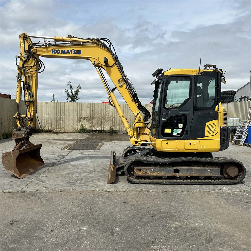 Komatsu PC88MR-8 - Minikuormaaja: kuva Komatsu PC88MR-8 - Minikuormaaja Komatsu PC88MR-8 - Minikuormaaja: kuva Komatsu PC88MR-8 - Minikuormaaja