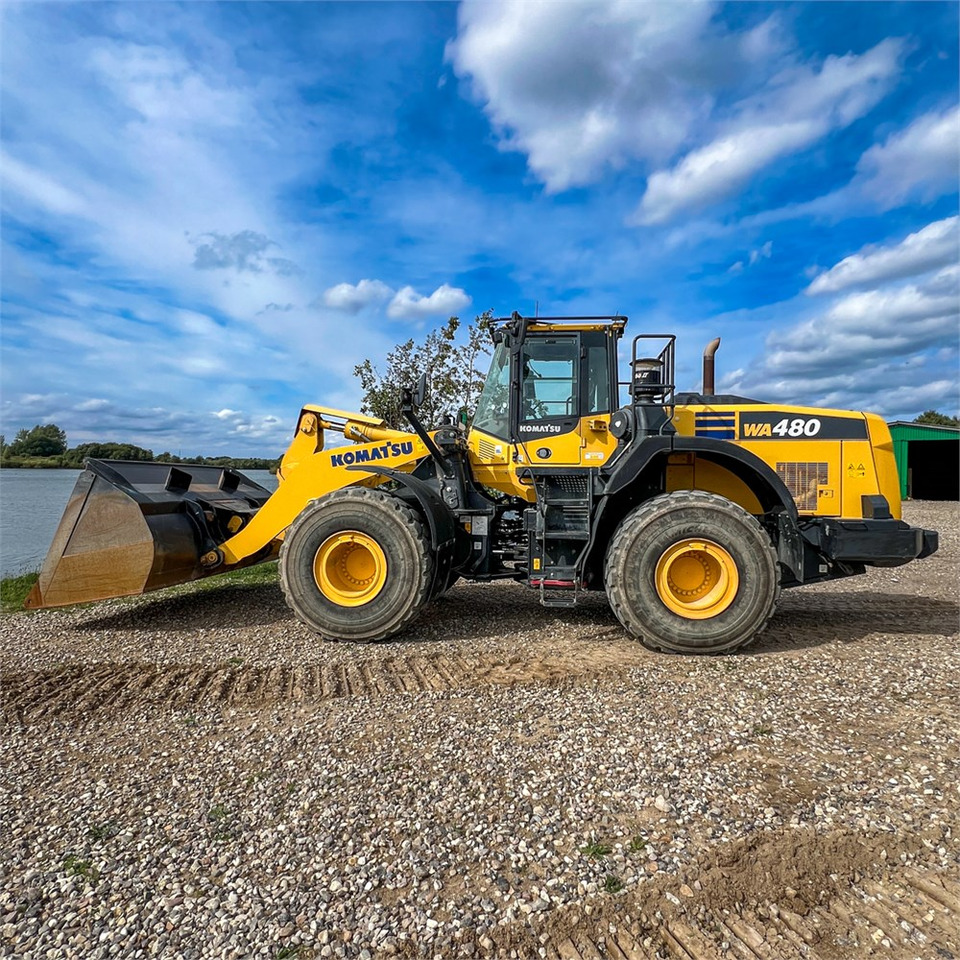 Komatsu WA480-8 - Pyöräkuormaaja: kuva Komatsu WA480-8 - Pyöräkuormaaja Komatsu WA480-8 - Pyöräkuormaaja: kuva Komatsu WA480-8 - Pyöräkuormaaja
