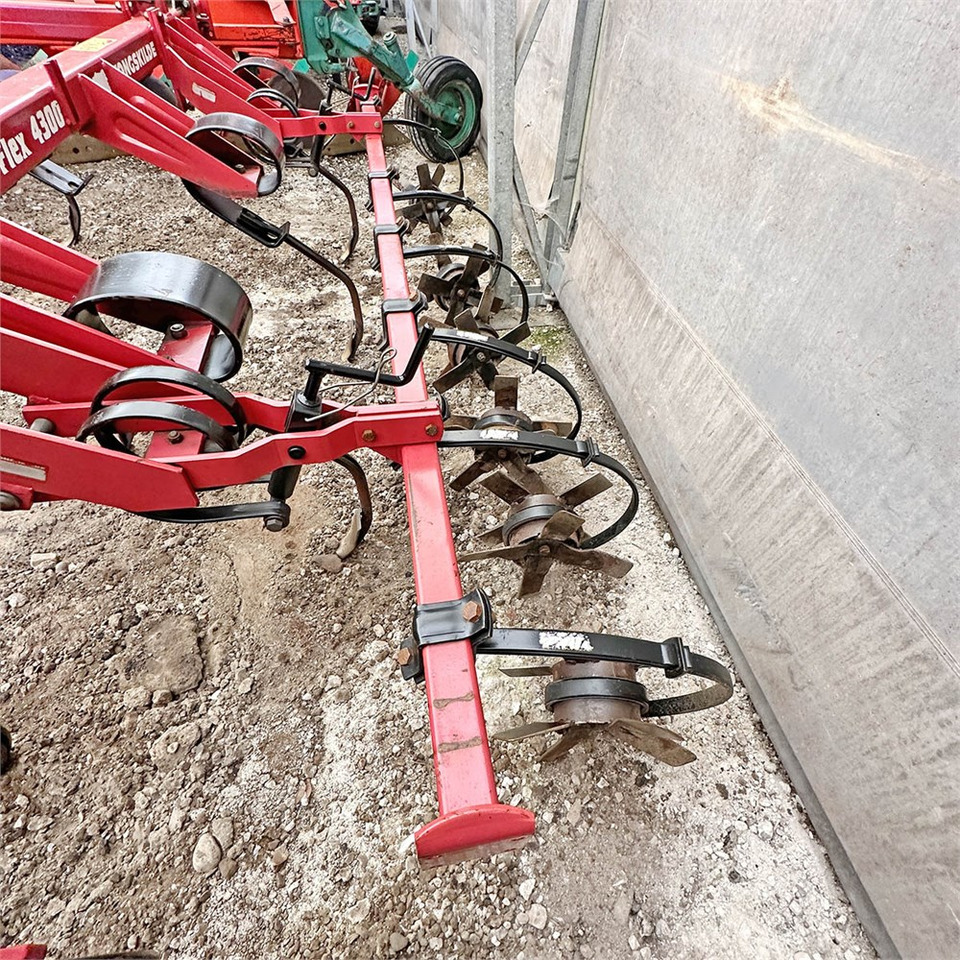 Kongskilde Vibroflex 4300 - Kultivaattori: kuva Kongskilde Vibroflex 4300 - Kultivaattori Kongskilde Vibroflex 4300 - Kultivaattori: kuva Kongskilde Vibroflex 4300 - Kultivaattori