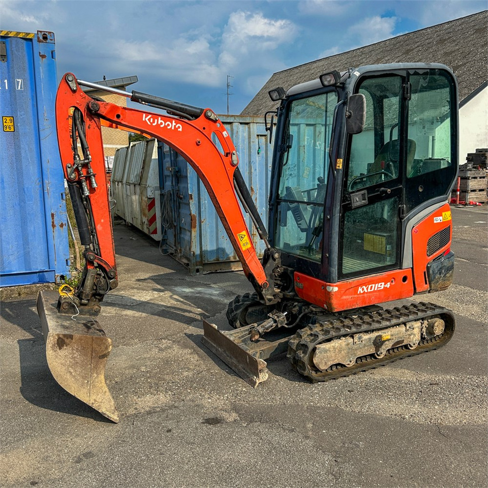 Kubota KX019-4 - Minikuormaaja: kuva Kubota KX019-4 - Minikuormaaja Kubota KX019-4 - Minikuormaaja: kuva Kubota KX019-4 - Minikuormaaja