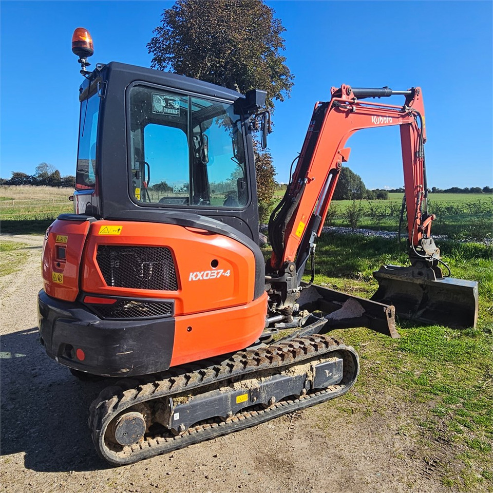 Kubota KX037-4 - Minikuormaaja: kuva Kubota KX037-4 - Minikuormaaja Kubota KX037-4 - Minikuormaaja: kuva Kubota KX037-4 - Minikuormaaja