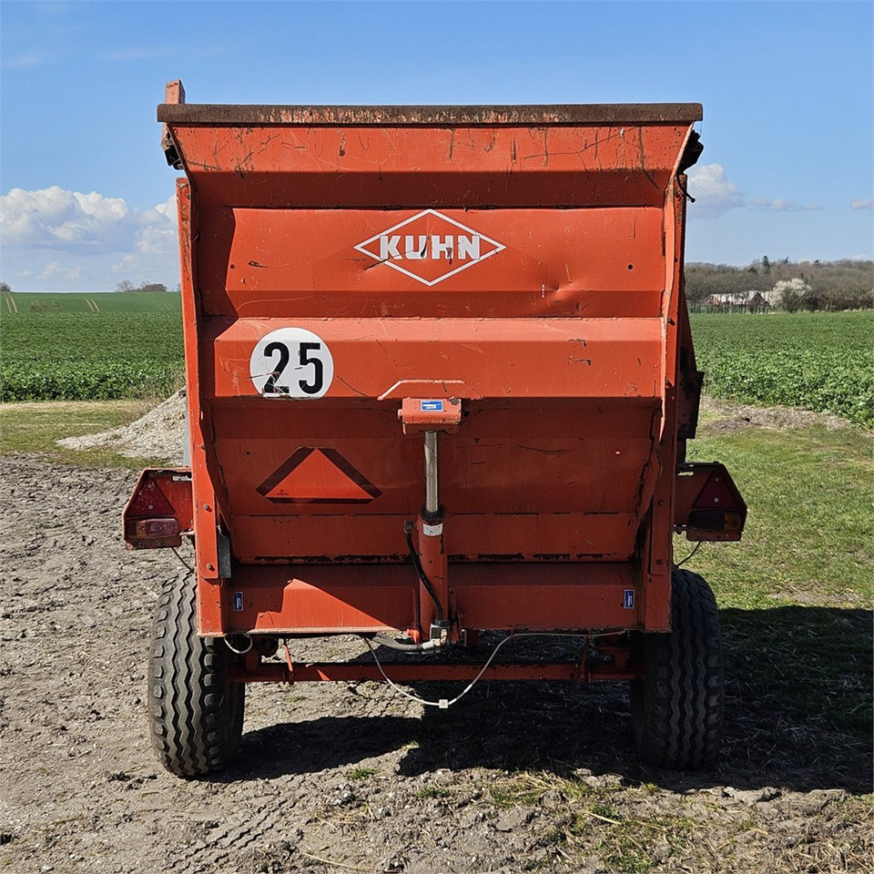 Kuhn PRI 3560 - Karjatalouskone: kuva Kuhn PRI 3560 - Karjatalouskone Kuhn PRI 3560 - Karjatalouskone: kuva Kuhn PRI 3560 - Karjatalouskone