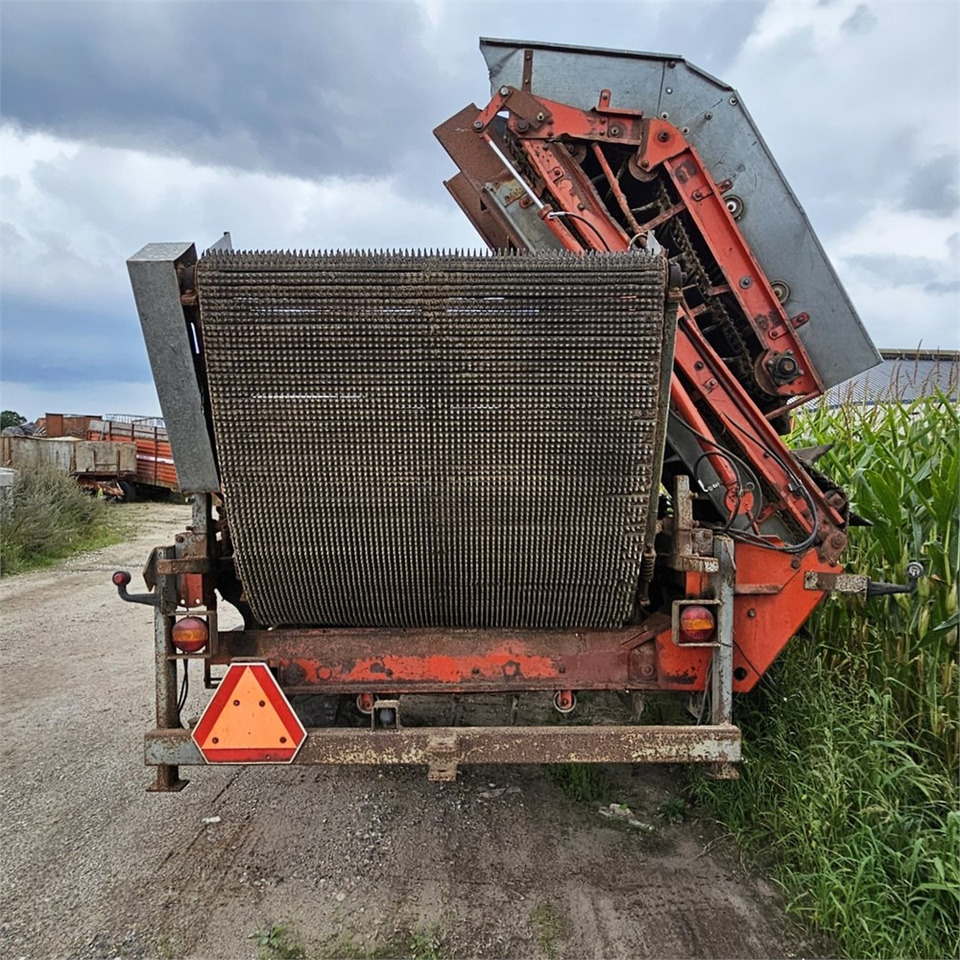 Kverneland UN 2200 - Perunannostokone: kuva Kverneland UN 2200 - Perunannostokone Kverneland UN 2200 - Perunannostokone: kuva Kverneland UN 2200 - Perunannostokone