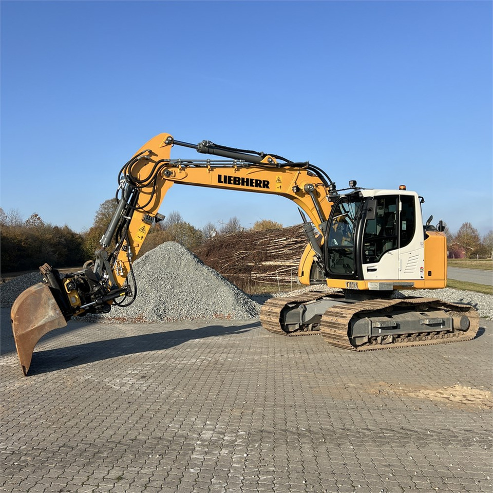 Liebherr R914 Compact S - Telakaivukone: kuva Liebherr R914 Compact S - Telakaivukone Liebherr R914 Compact S - Telakaivukone: kuva Liebherr R914 Compact S - Telakaivukone