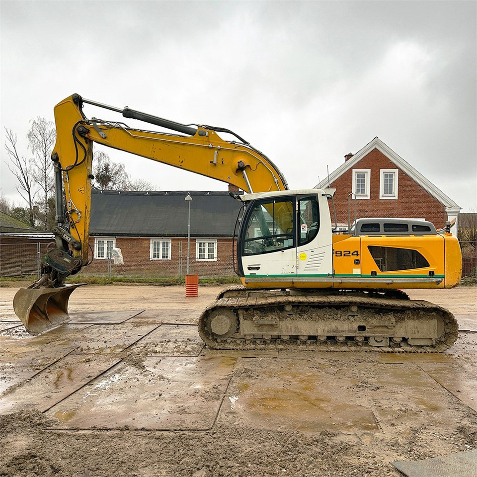 Liebherr R924 WLC - Telakaivukone: kuva Liebherr R924 WLC - Telakaivukone Liebherr R924 WLC - Telakaivukone: kuva Liebherr R924 WLC - Telakaivukone
